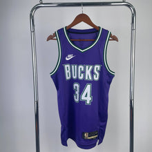Carregar imagem no visualizador da galeria, Jersey Milwaukee Bucks Classic Edition 22/23 - GOAT STORE

